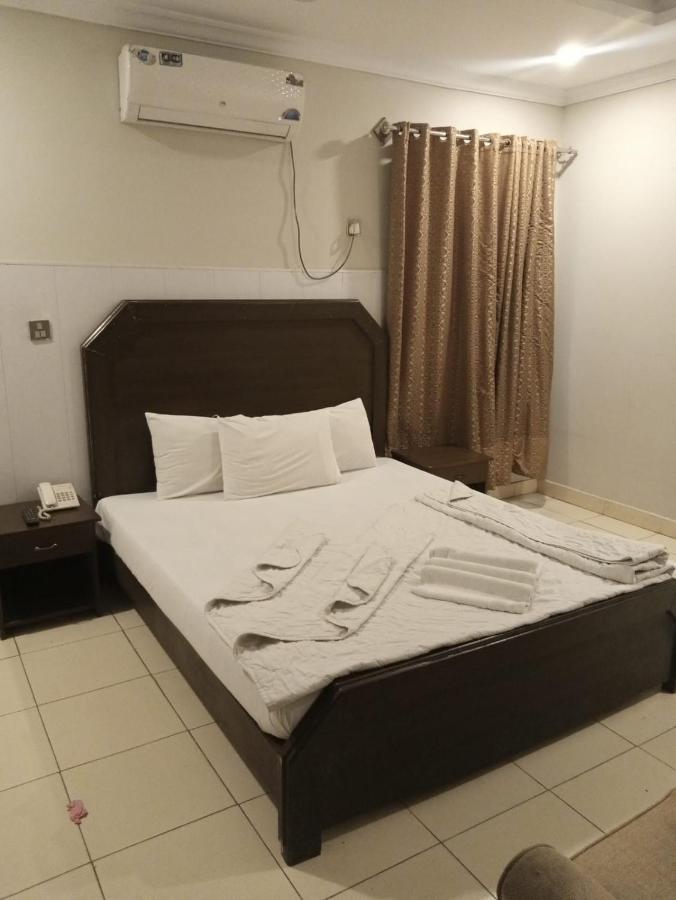 Hotel Eden Rock 拉瓦尔品第 外观 照片