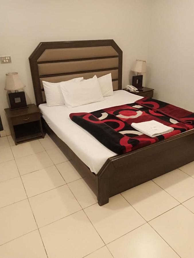 Hotel Eden Rock 拉瓦尔品第 外观 照片